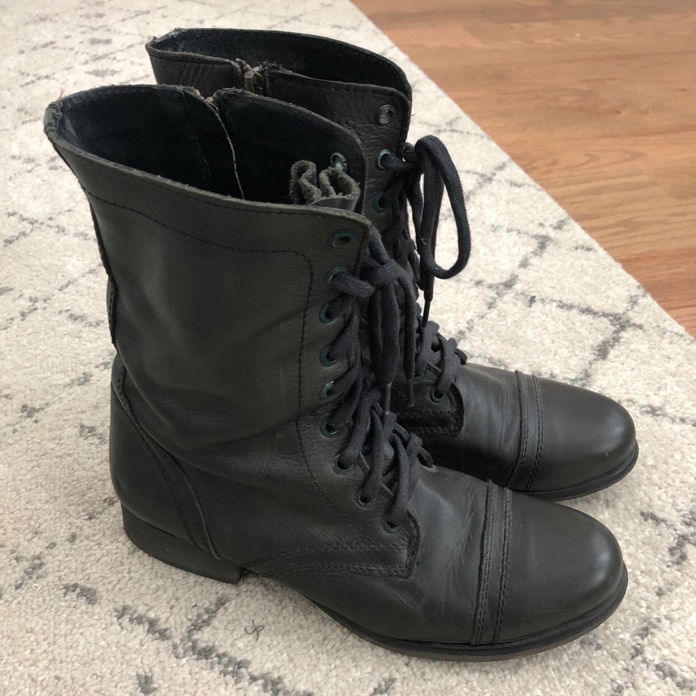 Steve Madden combat boots size 9